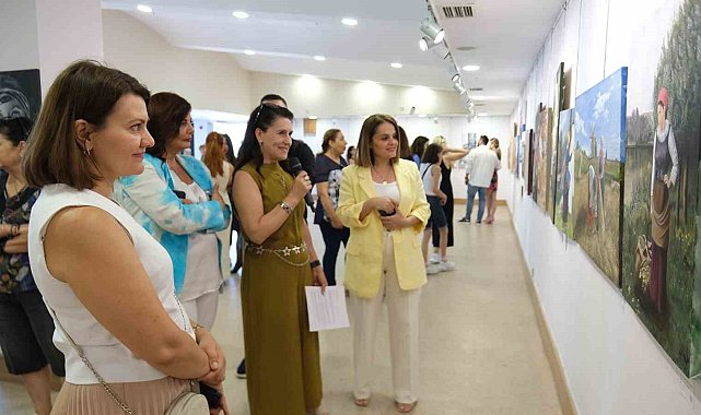 "Bir fırça, bin duygu" sergisi, sanatseverlerle buluştu