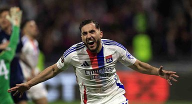 Rayan Cherki, Manchester City'ye imza attı