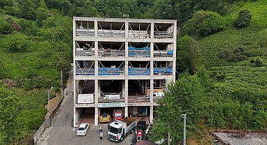 Rize'de 4 katlı kurban pazarında hareketlilik arttı