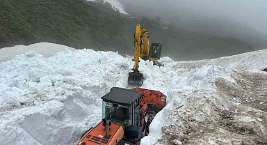 Rize'nin yaylalarında karla mücadele çalışmaları sürüyor