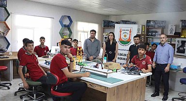 Robotik kodlamayla genç yetenekler destekleniyor