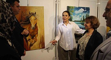 Ruh sağlığı hastalarının el emeği göz nuru eserleri sergilendi