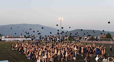 Sağlık Bilimleri Fakültesi'nde mezuniyet coşkusu
