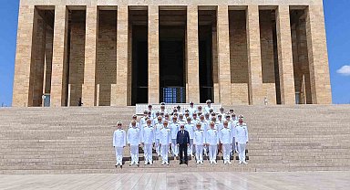 Sahil Güvenlik Komutanlığı, kuruluşunun 43. yıl dönümü dolayısıyla Anıtkabir'i ziyaret etti