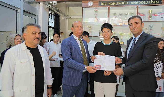 Şahin'den tüm öğrencilere karne hediyesi