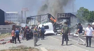 Sakarya'da korkunç kaza: Araçlarda yangın çıktı