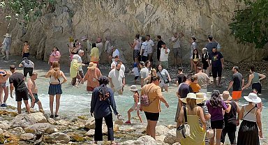 Saklıkent Kanyonu'nda bayram yoğunluğu