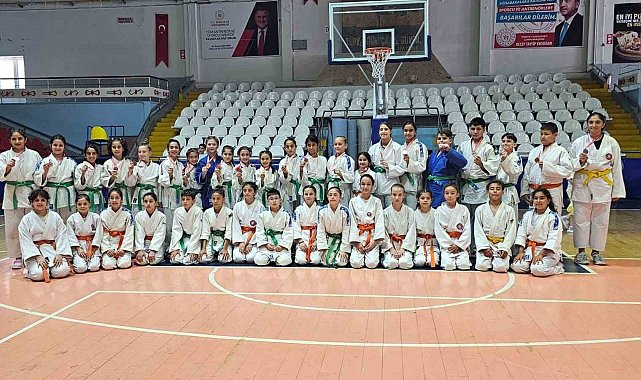 Salihlili minik judocular madalyaya doymuyor