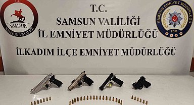 Samsun'da 2 kişi ruhsatsız silahlarla yakalandı