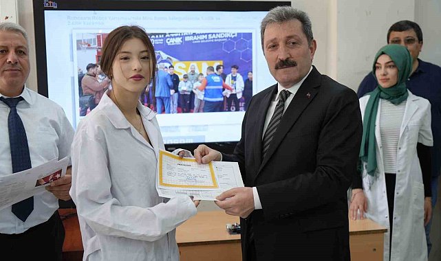 Samsun'da 262 bin öğrencinin karne heyecanı