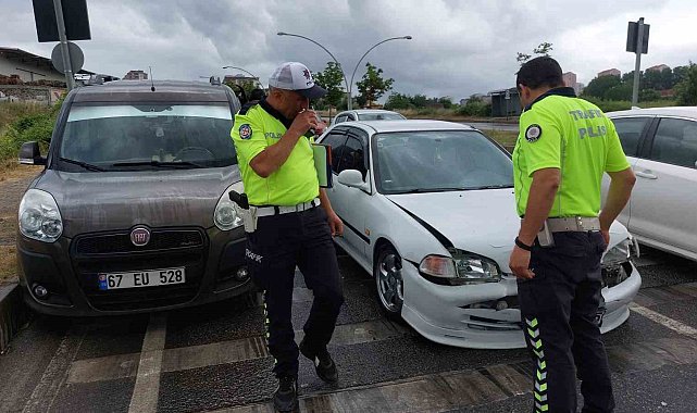 Samsun'da hafif ticari araç otomobil ile çarpıştı: 1 yaralı