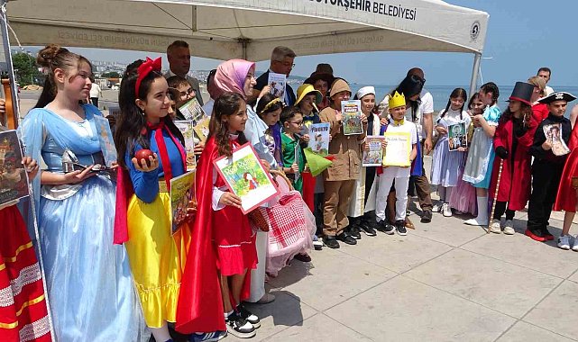 Samsun'da renkli bilim fuarı: Roket uçurdular, projelerini sergilediler