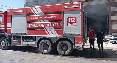 Şanlıurfa'da boya fabrikasında çıkan yangın kontrol altına alındı