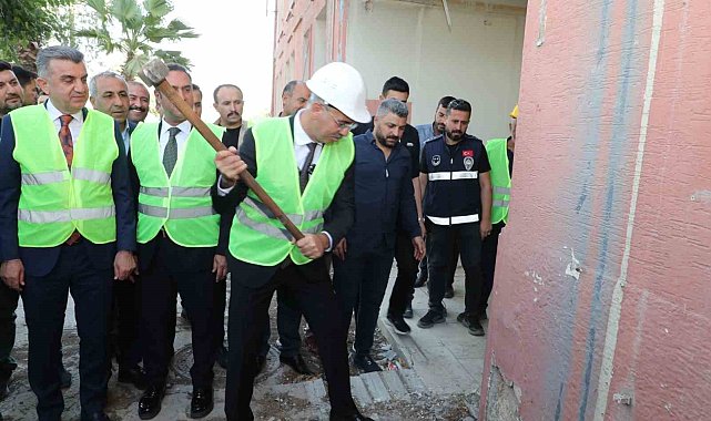 Şanlıurfa'da isyanda 13 mahkumun öldüğü cezaevi yıkılıyor