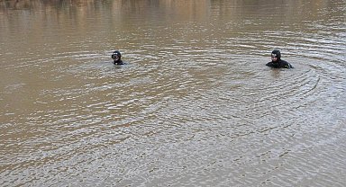 Şanlıurfa'da kanala giren 1'i çocuk 2 kişi kayboldu