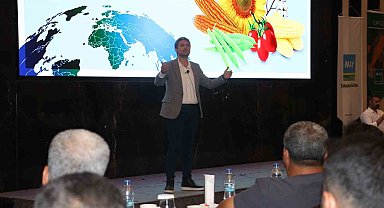 Şanlıurfa'da ziraat mühendisleri mısır üreticileri ile buluştu