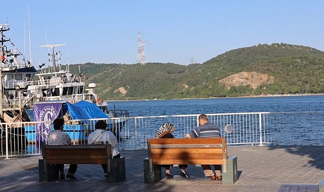 Sarıyer'de denizden gelen kötü koku vatandaşları rahatsız ediyor