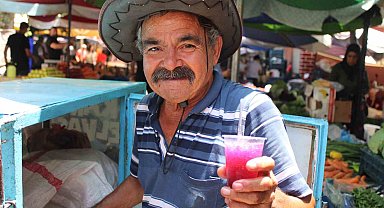 Sedat amca, pazarın ateşini düşürüyor