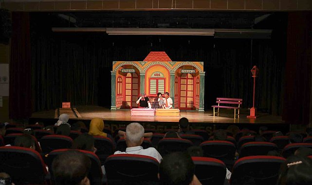 Şehir Tiyatrosu perdelerini Erdemlili çocuklar için açtı