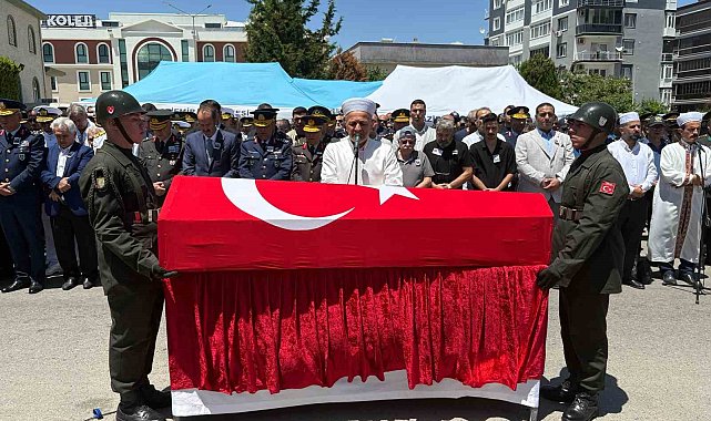 Şehit albay İzmir'de son yolculuğuna uğurlandı