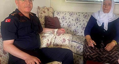 Şehit annesi evladının silah arkadaşlarını konuk etti