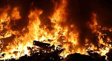 Şehrin merkezindeki çöplükten yükselen alevler korkuttu