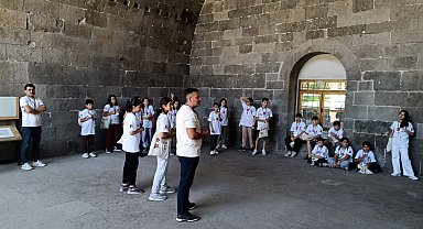 Selçuklu Uygarlığı ve Gevher Nesibe Tıp Tarihi Müzesi gençlerin ilgi odağı oluyor