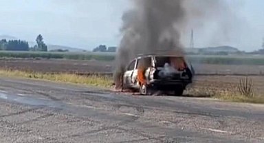 Seyir halinde yanan araç hurdaya döndü