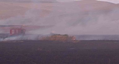 Siirt'te buğday tarlasına yıldırım düştü