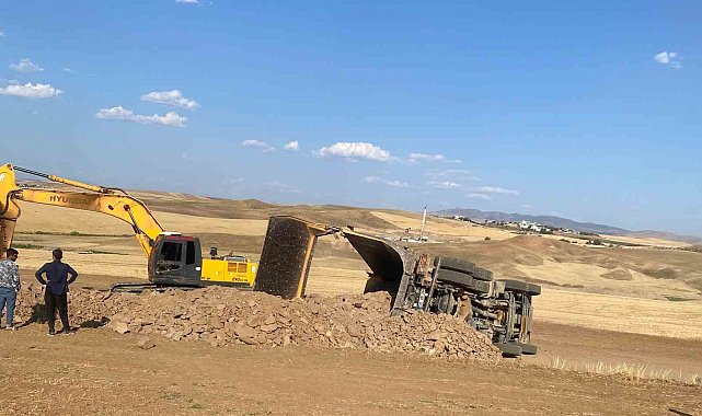 Siirt'te kamyon devrildi: 1 yaralı