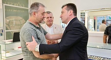 Silivri Belediye Başkanı Bora Balcıoğlu vatandaşlarla bayramlaştı