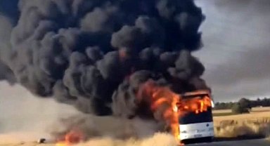 Silivri'de işçi servisi alev alev yandı