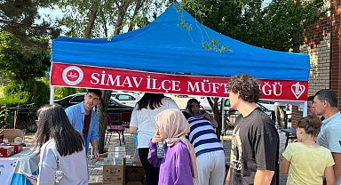 Simav Müftülüğünce YKS'ye giren öğrenciler için emanet ve su ikramı çadırı kuruldu