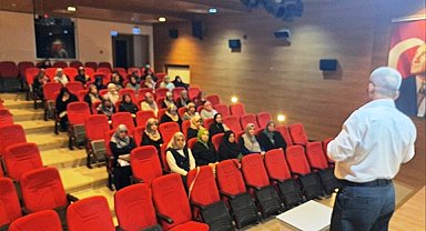 Simav'da bayan Kur'an kursu öğreticilerine seminer