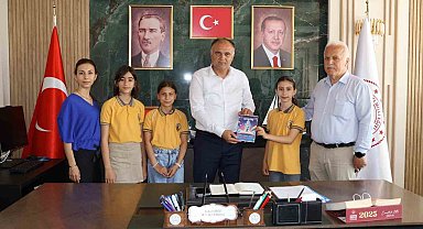 Sinop'ta ilkokul öğrencilerinin uzay yolculuğu: Hikayelerini kitaplaştırıp sunum yaptılar