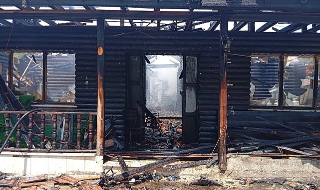 Sinop'ta kereste fabrikasında yangın: Yemekhane küle döndü