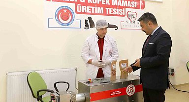 Sivas'ta atık gıdalar mamaya dönüşüyor