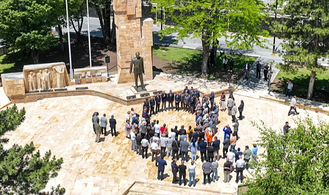 Sivas'ta Atatürk Anıtı yeni yüzüyle halkla buluştu