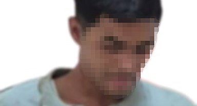 Sokak sokak dolaşıp elindeki bıçakla otomobillere zarar verdi