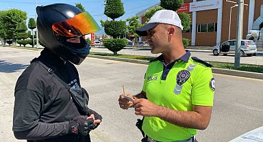 Sosyal medyada şov yapan sürücü polisten kaçamadı: Gözaltına alındı