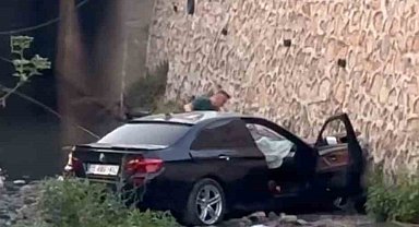 Su kanalında otururken aracın altında kalan çocuk hayatını kaybetti