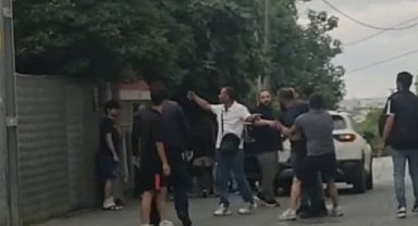 Sultangazi'de kimlik kontrolüne direnen alkollü şüpheli kadın polise saldırdı