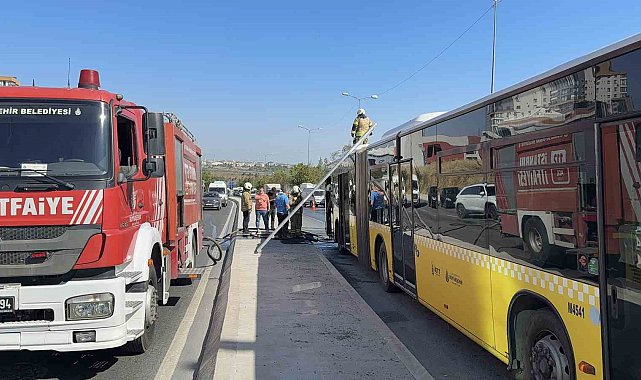 Sultangazi'de korku dolu anlar: İETT otobüsü alev aldı