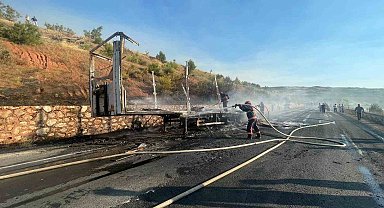Sunta yüklü dorse alev alev yandı