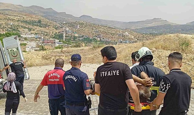 Sürücüsünün kontrolünden çıkan kamyon, çukura düştü: 2 yaralı