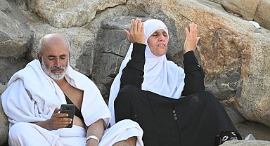 Suudi Arabistan'da 12 bin 500 kadar İranlı hacı mahsur kaldı