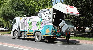 Talas'ta konteynerler hem yıkanıyor hem parfümleniyor