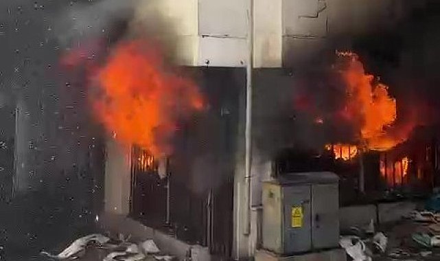 Tarihi çarşıdaki yangında çevre işyerleri tahliye edildi