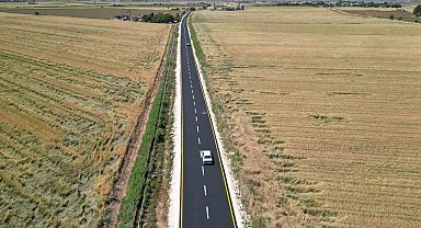 Tarihi ilçedeki yol ilk defa sıcak asfaltla buluştu