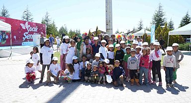 Tarlada değil, şenlikte buluştular